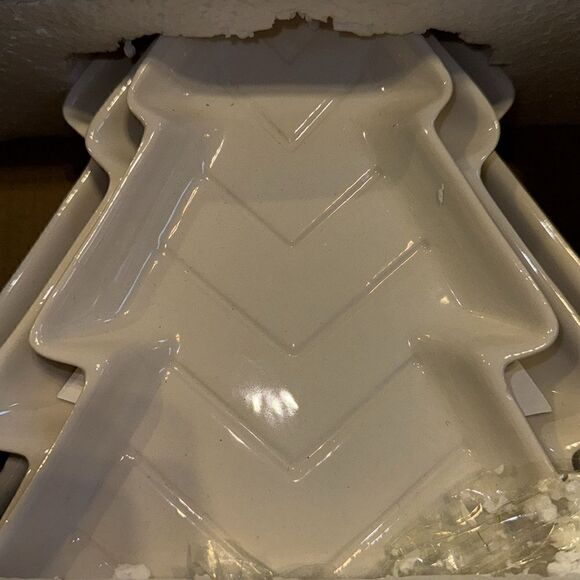 NWT Thirstystone Nested Christmas Tree Stoneware Serve Plates, Set of 3 - Picture 3 of 3